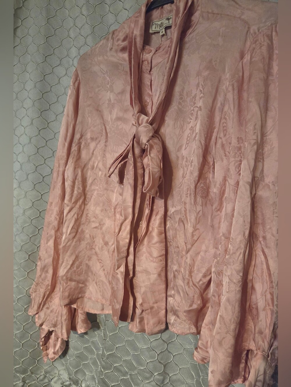 Millie Resort Soft Pink Tie-Neck Blouse with Subtle Floral Jacquard - NWT sz Med